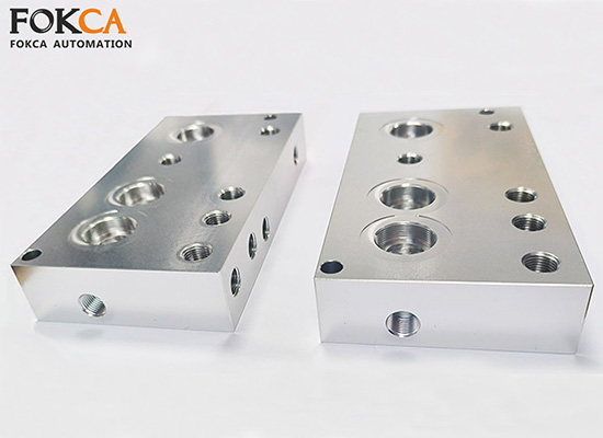 How does Fokca Customize Manifolds for Customers?cid=861